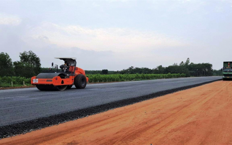 Cao tốc Phan Thiết - Dầu Giây đang thi công ra sao giữa mùa dịch?